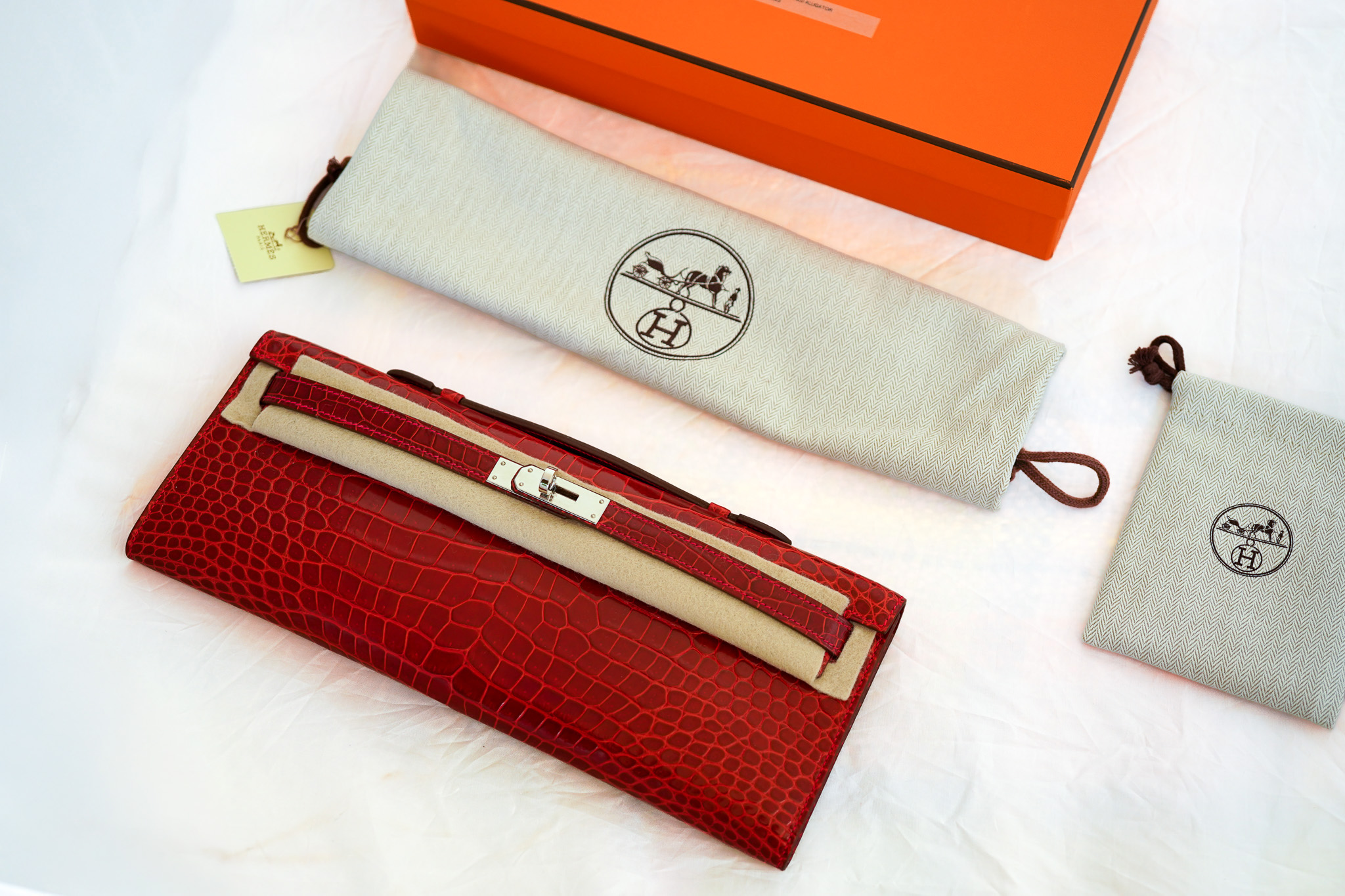 Now Live: Hermès Kelly Cut Clutch, Rose Sheherazade Shiny Alligator, Palladium Hardware